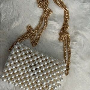 Elegant Pearl and Gold Chain Women's Bag